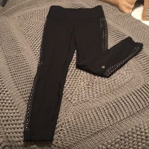 Lululemon Black & White Leggings. Size 6